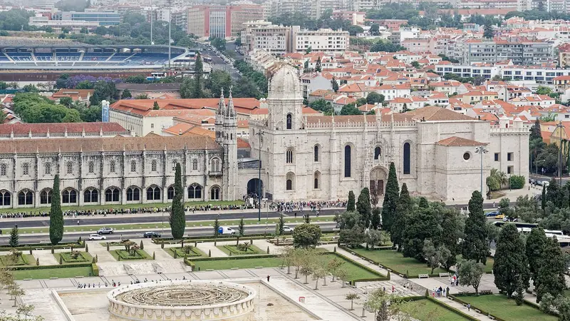 Jerónimos Monastery in Belém seen from above, with the gardens of Praça do Império in front.